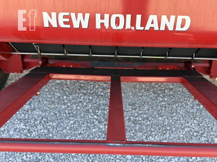 new-holland-roll-belt-560-image-34