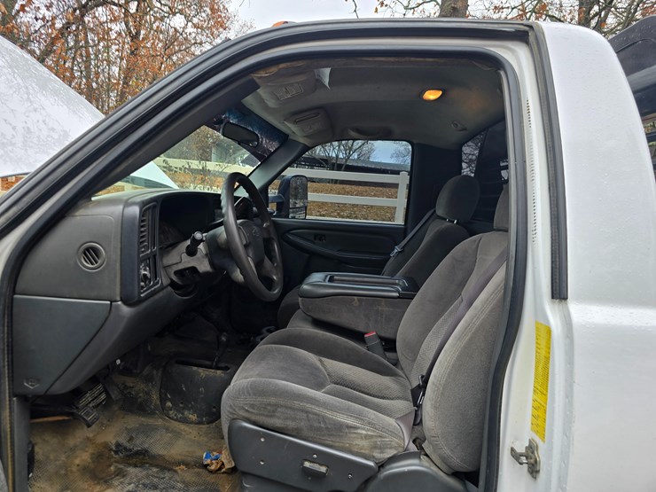 chevrolet-silverado-3500-image-34