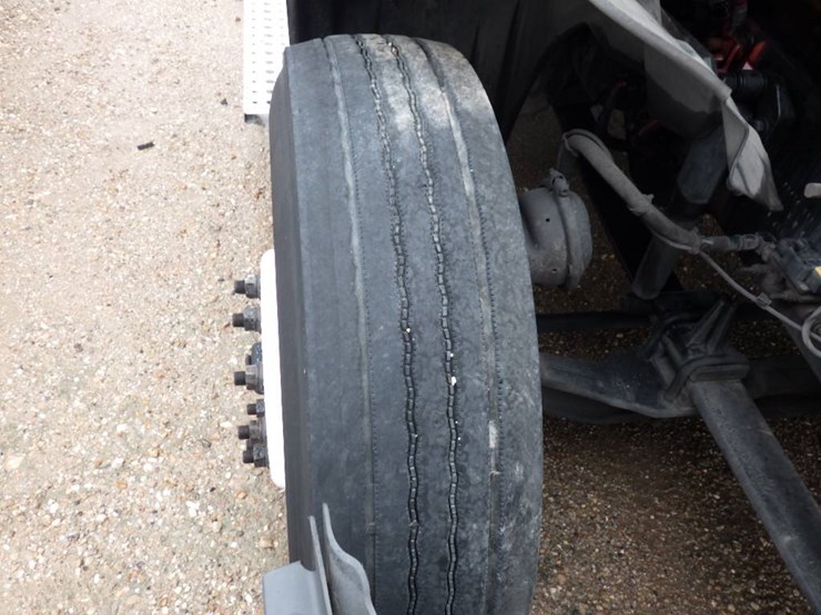 freightliner-cascadia-126-image-30