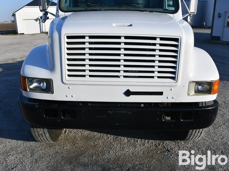 international-4700-image-9