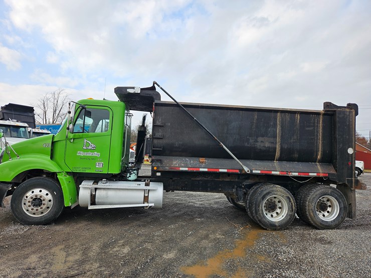 freightliner-columbia-112-image-7