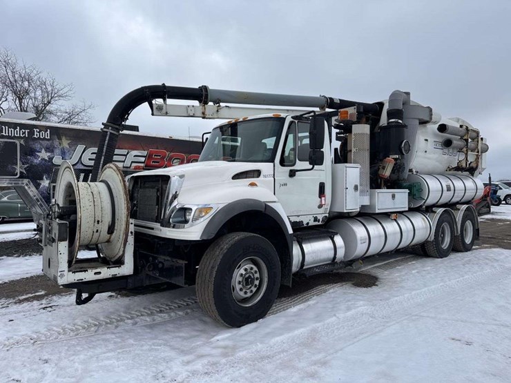 2007-international-7600-image-1