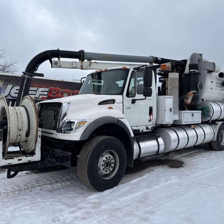 2007 INTERNATIONAL 7600