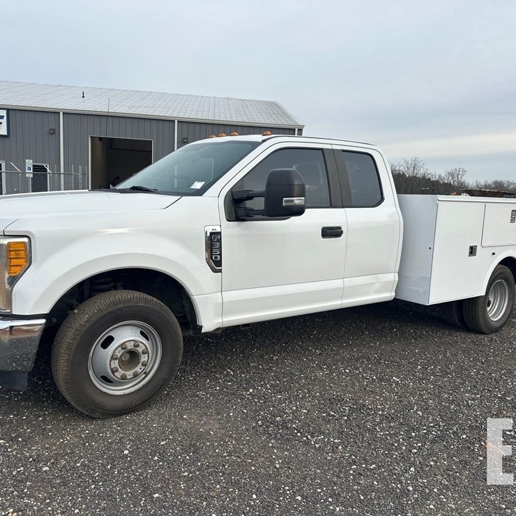 2017 FORD F350 XL