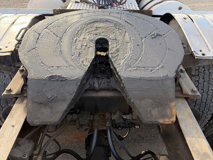 1999-eagle-road-tractor-image-9