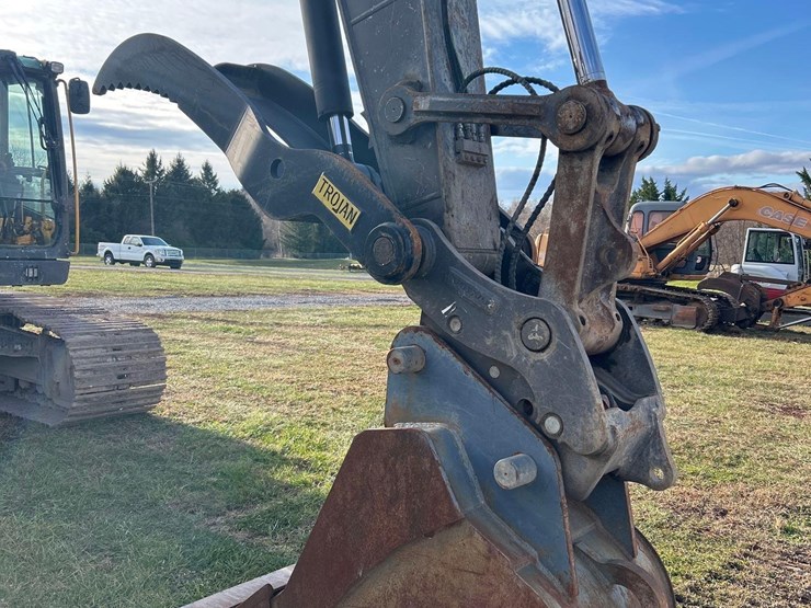 volvo-ec220el-image-8