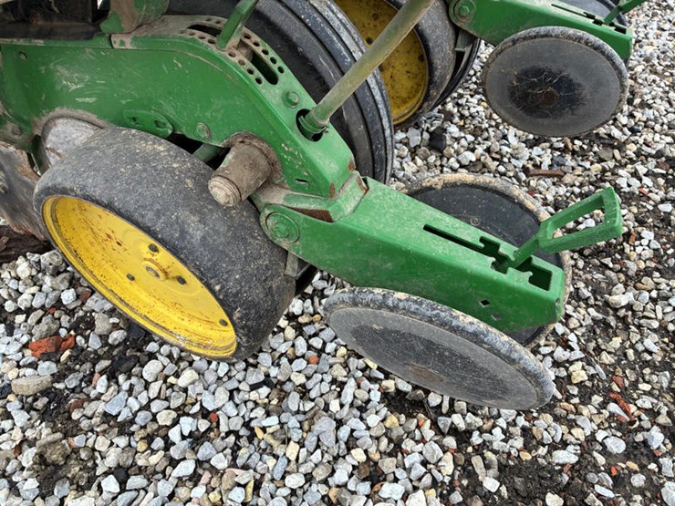 john-deere-7200-image-7