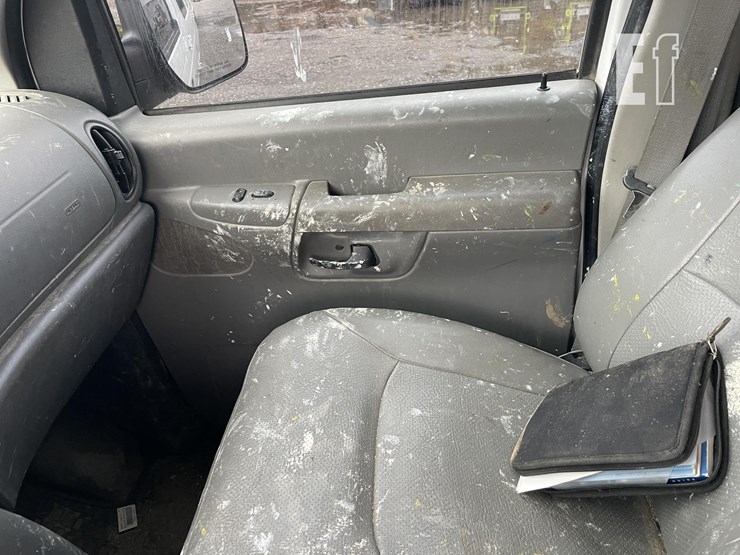 2008-ford-e150-image-16