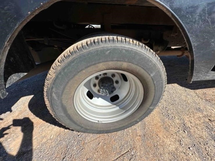 2023-ford-f350-image-28