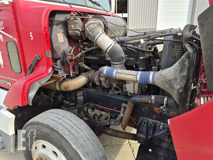 freightliner-fld120-image-22