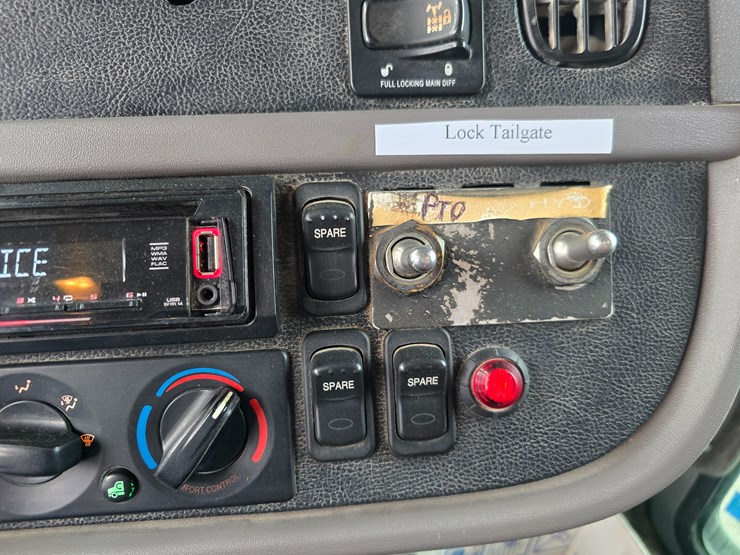 peterbilt-367-image-169