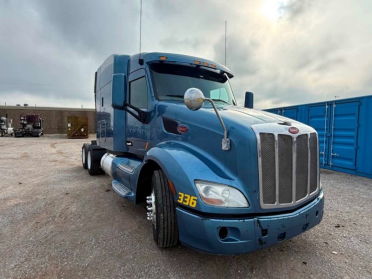 2014-peterbilt-579-image-3