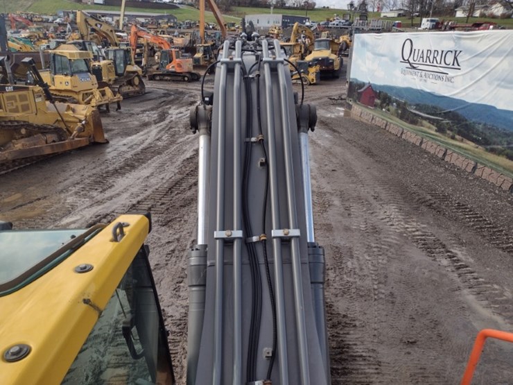 volvo-ec220e-lr-image-48