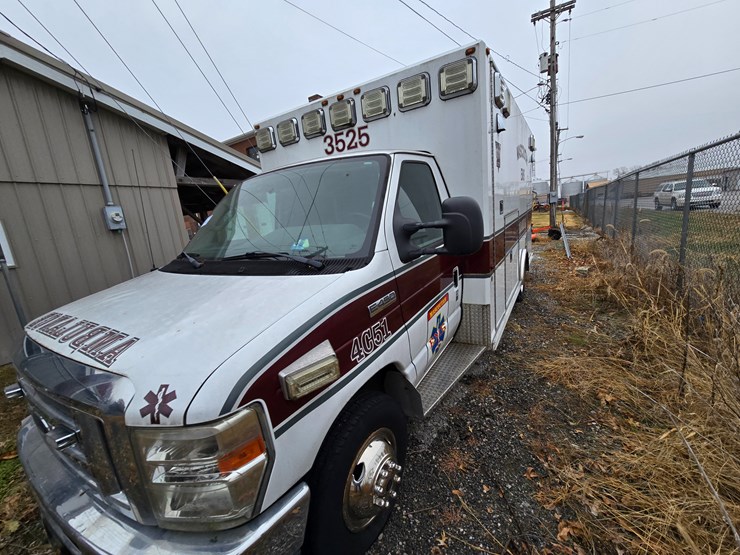 2010-ford-e450-image-3