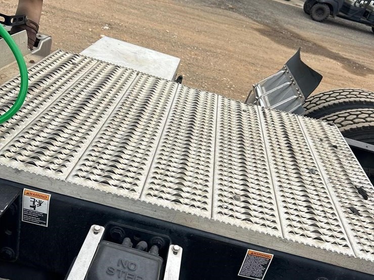 peterbilt-579-image-13