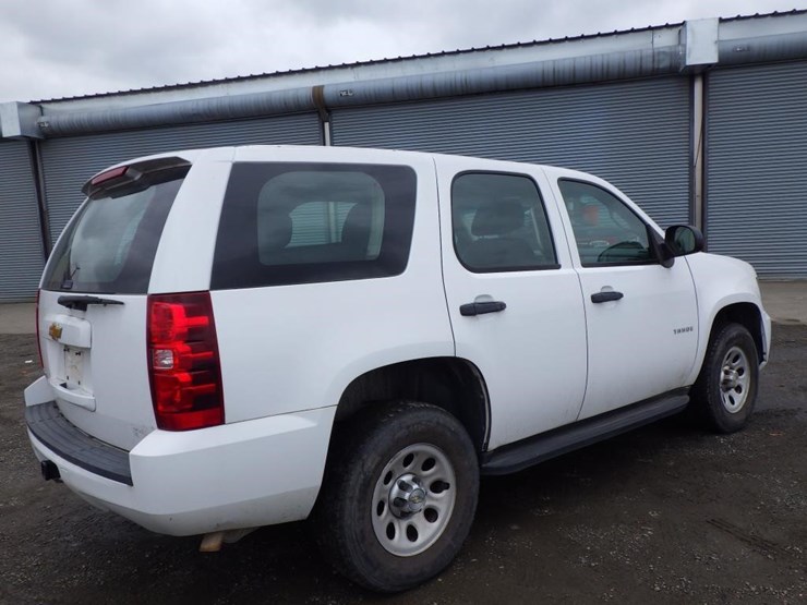 2014-chevrolet-tahoe-image-3