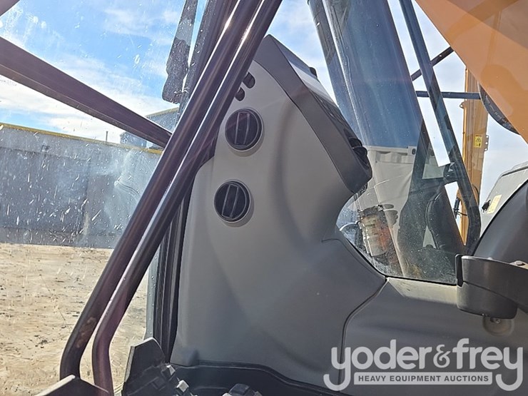 2021-case-cx210-lc-image-179