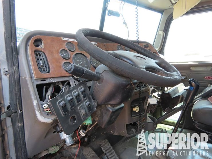 peterbilt-357-image-7