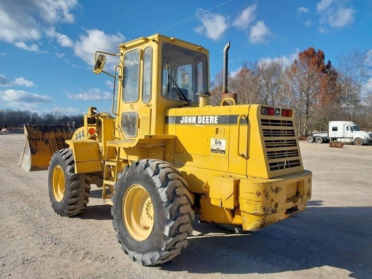 john-deere-444-image-7