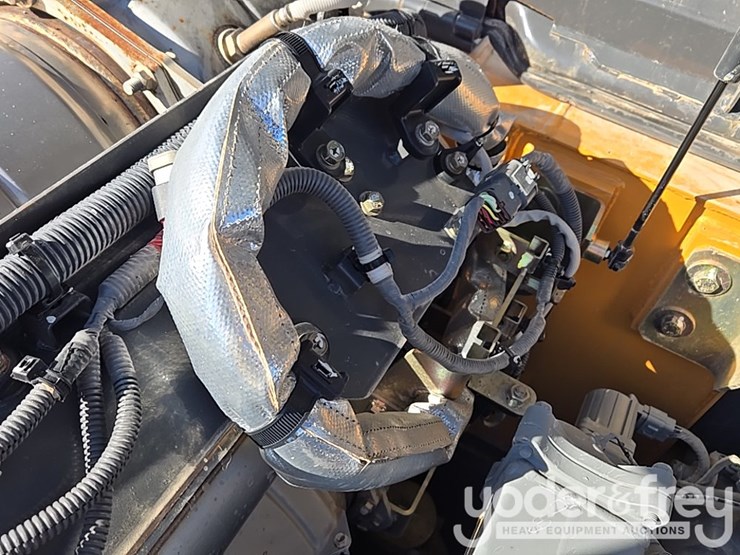 2021-case-cx210-lc-image-149