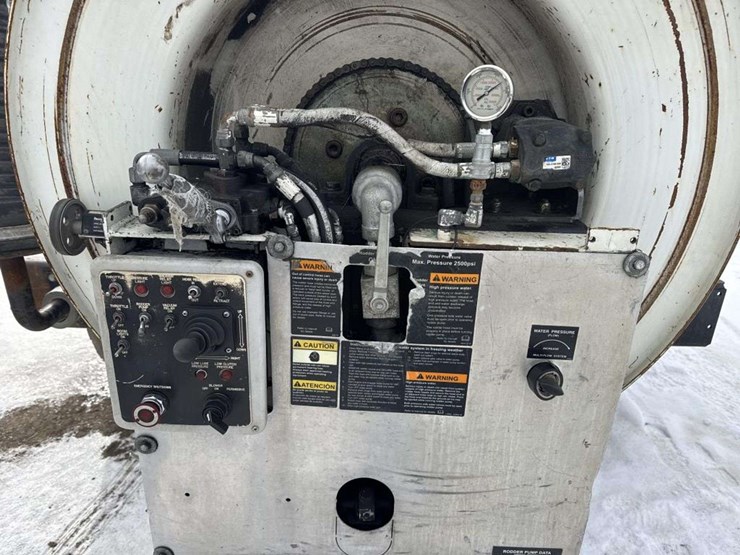 2007-international-7600-image-24