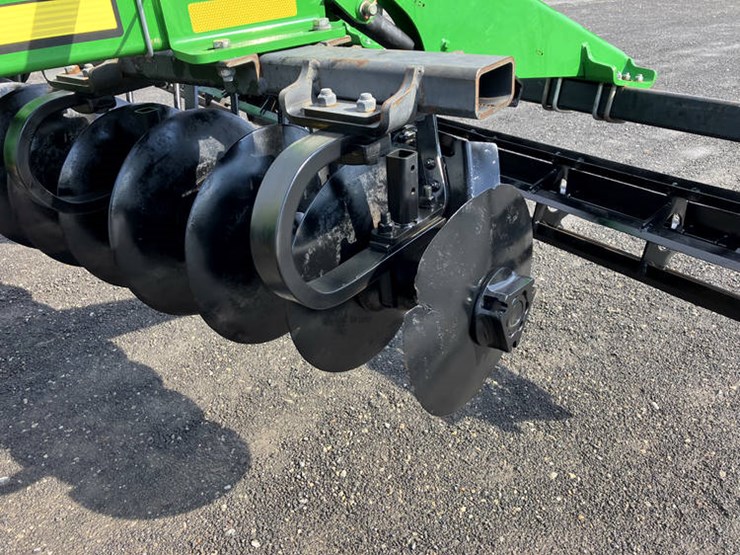 2014-john-deere-2720-image-13