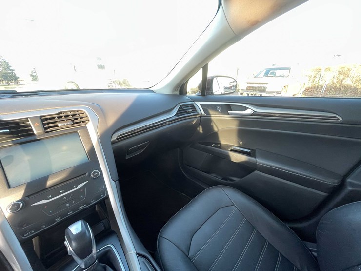 #1388-•-2015-ford-fusion-(has-wi-title)-(of)-image-79