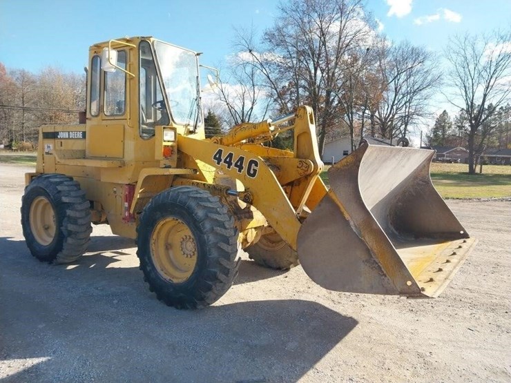 john-deere-444-image-3
