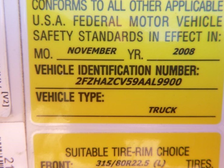 2009-sterling-lt9500-image-27