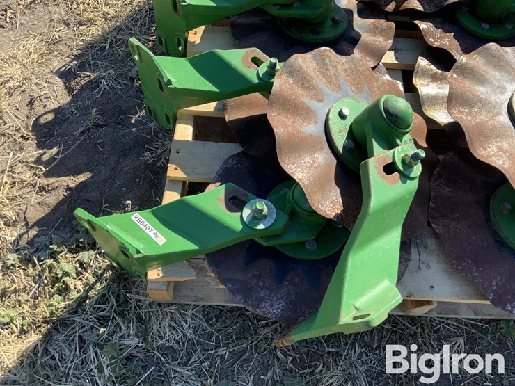 john-deere-12-image-12