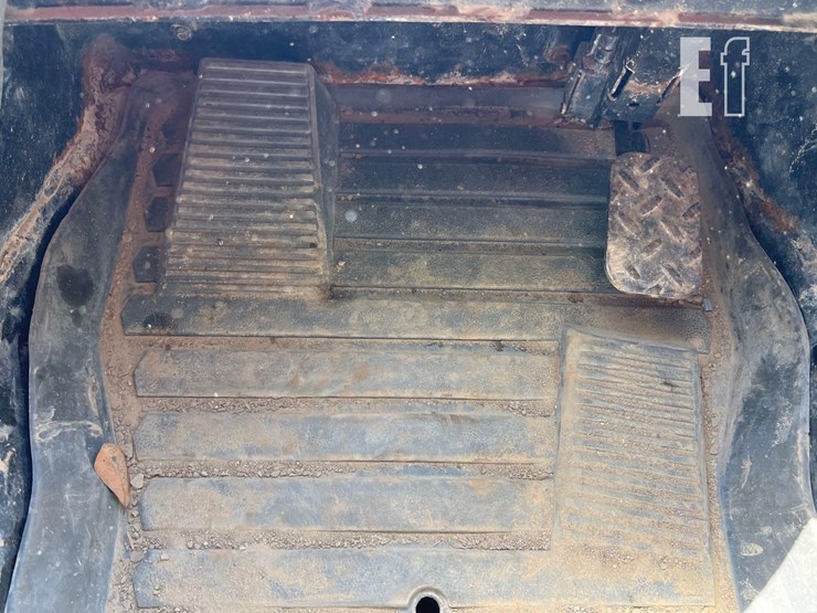 2018-caterpillar-289d-image-31