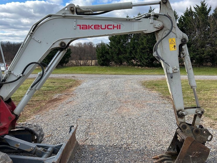 2020-takeuchi-tb235-2-image-11