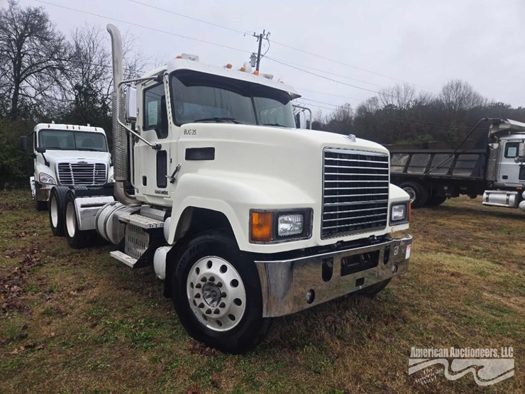 2017-mack-chu613-truck,-vin-#-1m1an07y2hm026069-image-8