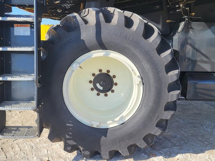 new-holland-cr9040-image-18