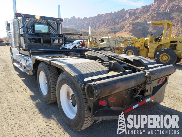 2006-freightliner-fld120-classic-image-8