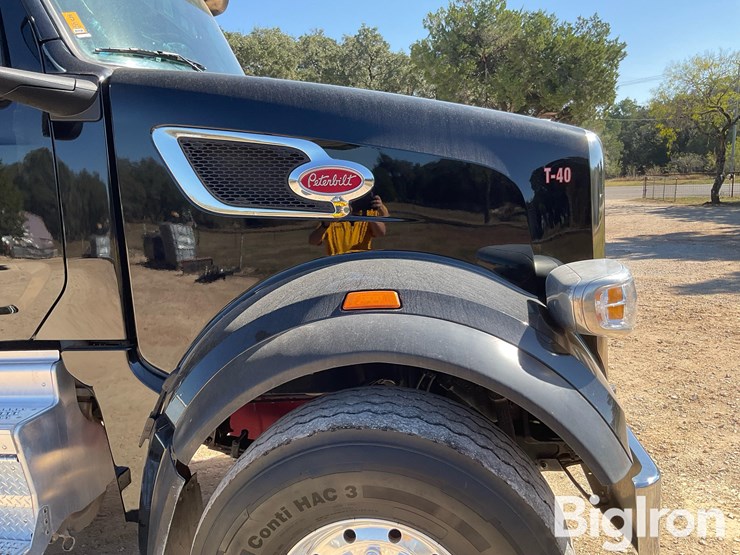 peterbilt-567-image-15