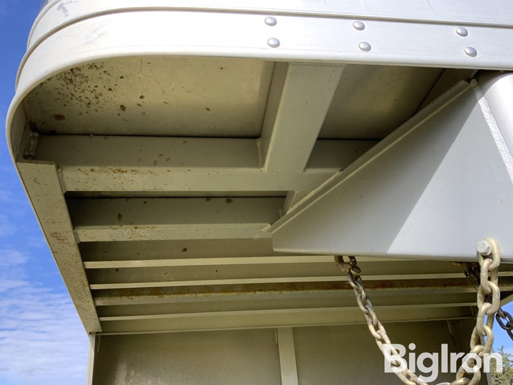 2019-elite-tri/a-gooseneck-livestock-trailer-image-12