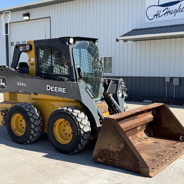 DEERE 324G