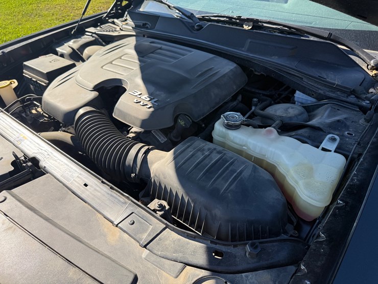 #1735-•-2013-dodge-challenger-(wi-title-in-delay)-(black-river-falls,-wi)-image-22