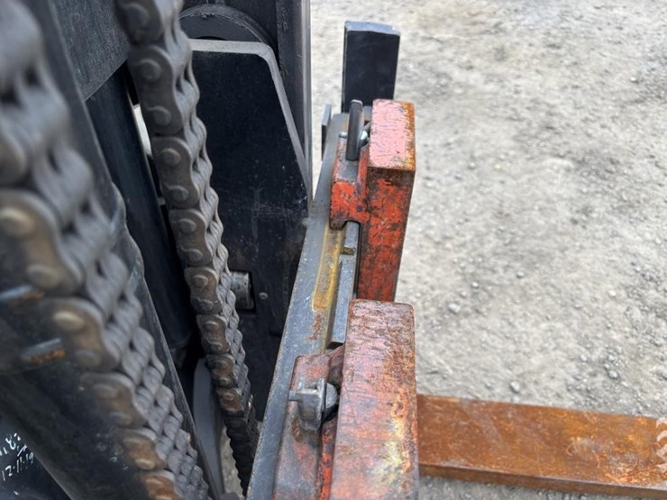 2007-toyota-8fgcu20-image-12