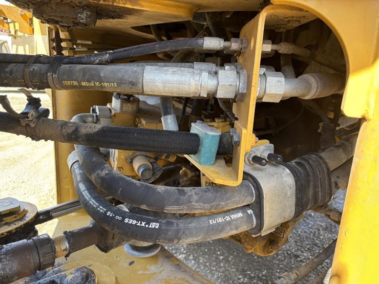 2019-caterpillar-930m-image-28