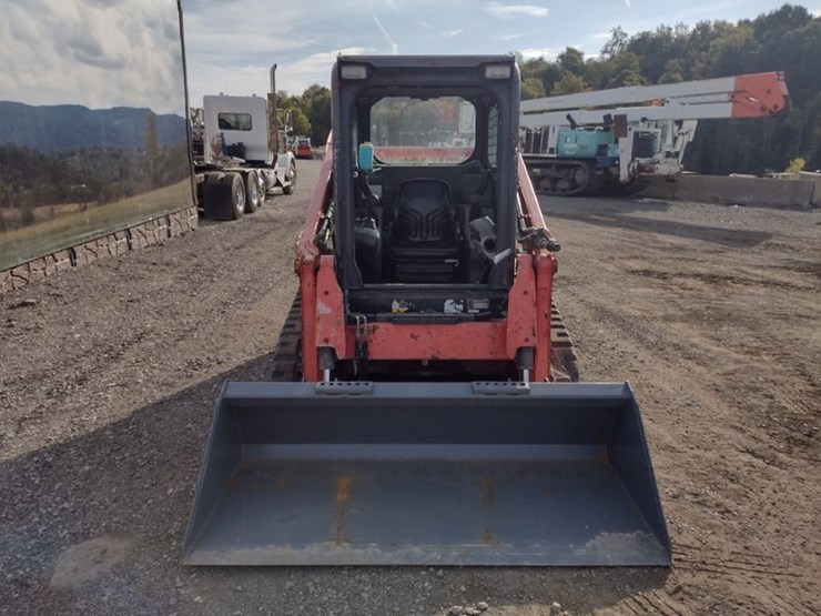 kubota-svl65-image-2