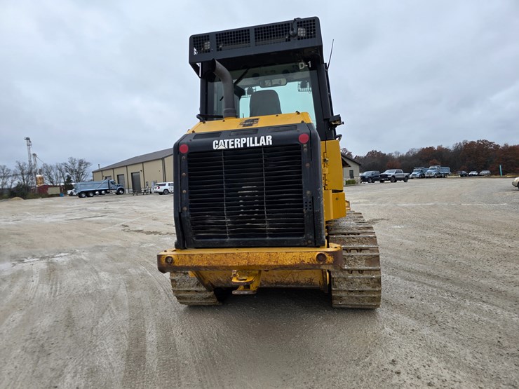 caterpillar-953d-image-28