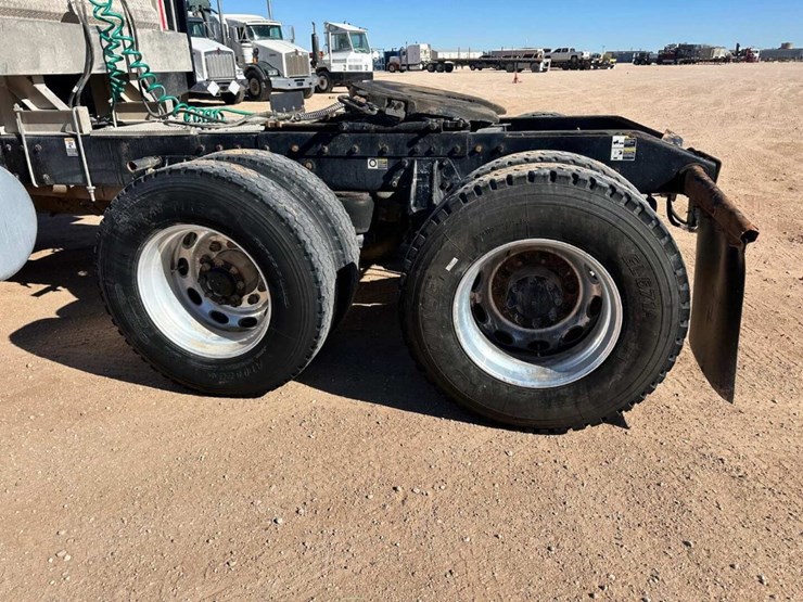 2006-peterbilt-379-image-6