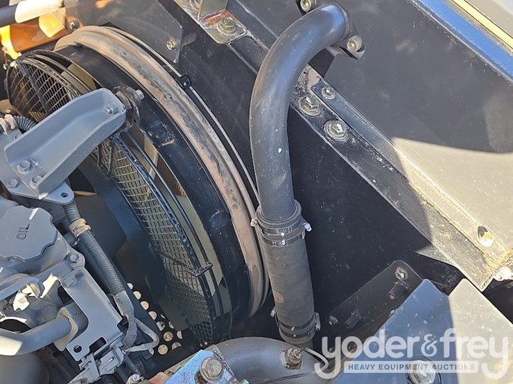 2021-case-cx210-lc-image-156