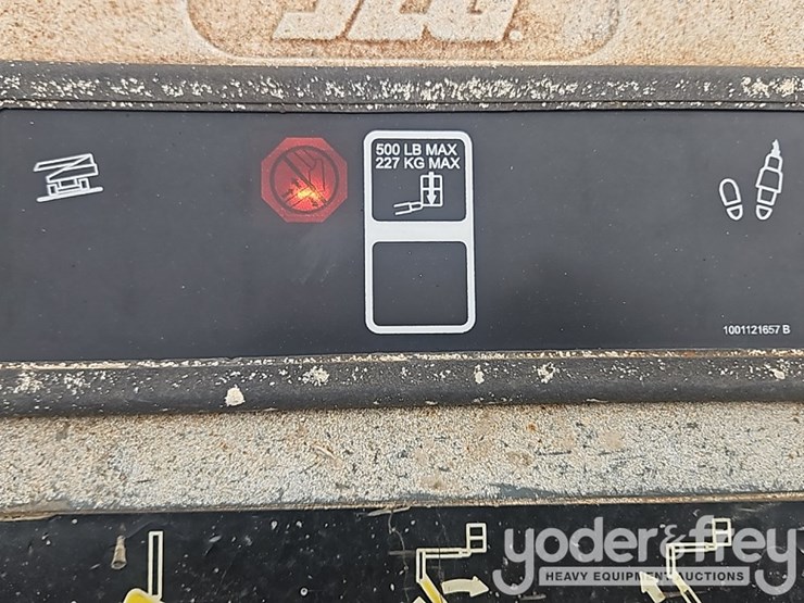 2016-jlg-800aj-image-39