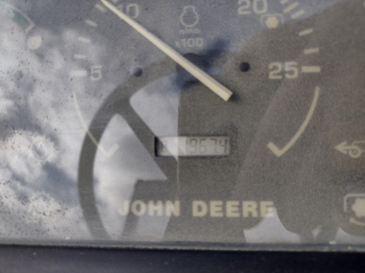 john-deere-6210-image-6