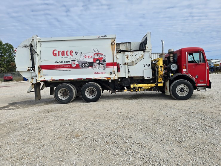 2003-peterbilt-320-image-35