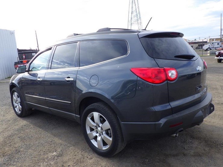 2010-chevrolet-traverse-image-4