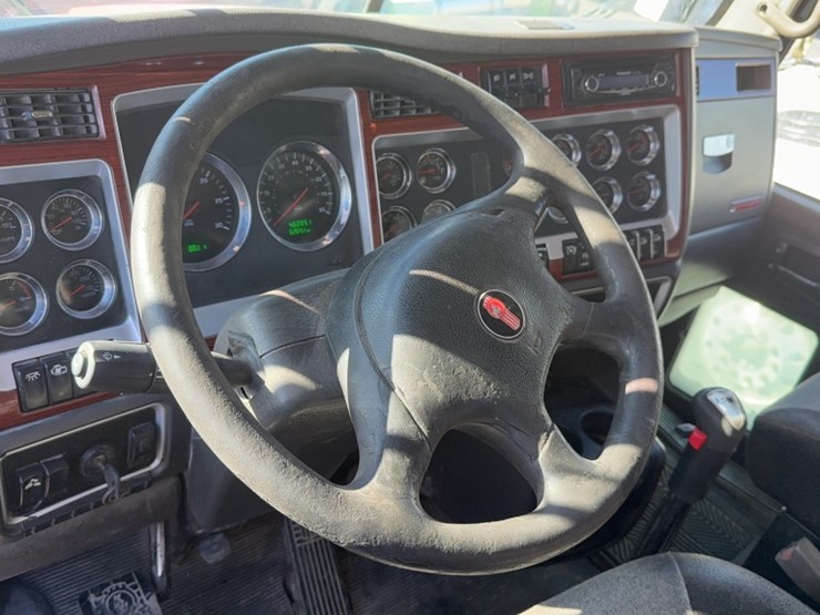 2008-kenworth-t800-image-17